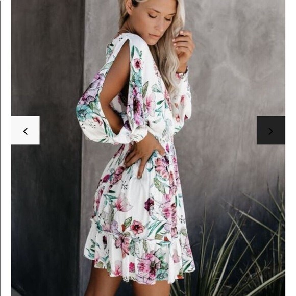 Lovestitch Women's Floral Smocked Baby Doll  Small‎ V neck Dress - Picture 2 of 15